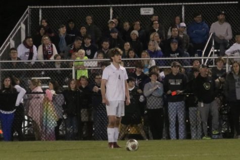 Dobbs Durkin  prepares to take a free kick (photo by Russell Dearing)