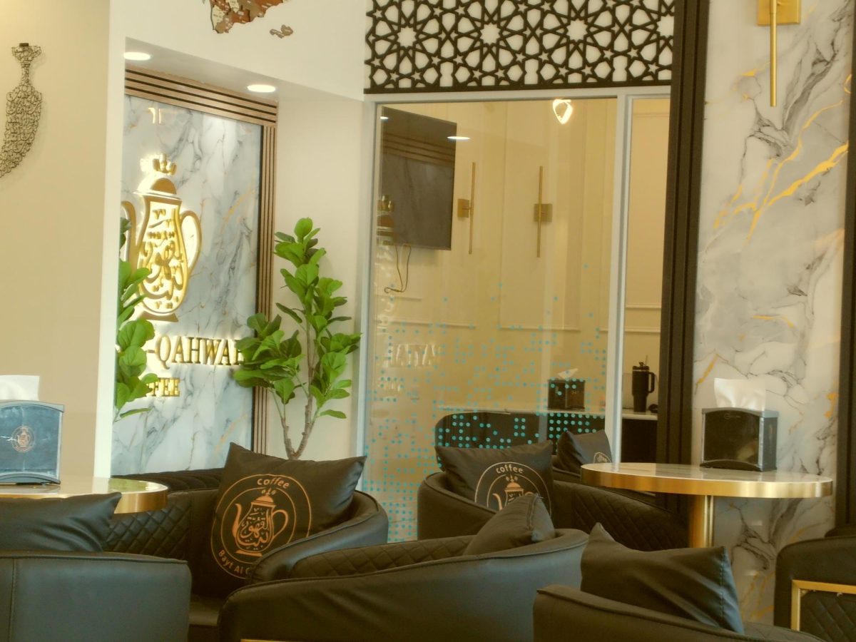 Bayt Al Qawah's interior is inspired by Middle Eastern's rich cultural identity, revealed through low level seating and gold and earthy colors. Owner Amr Al Amari and his family had built the shop from zero, due to prior experience in construction and buisness.